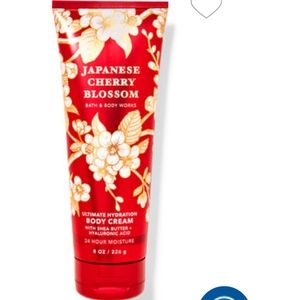 Bath & Body Japanese cherry blossom lotion2oz